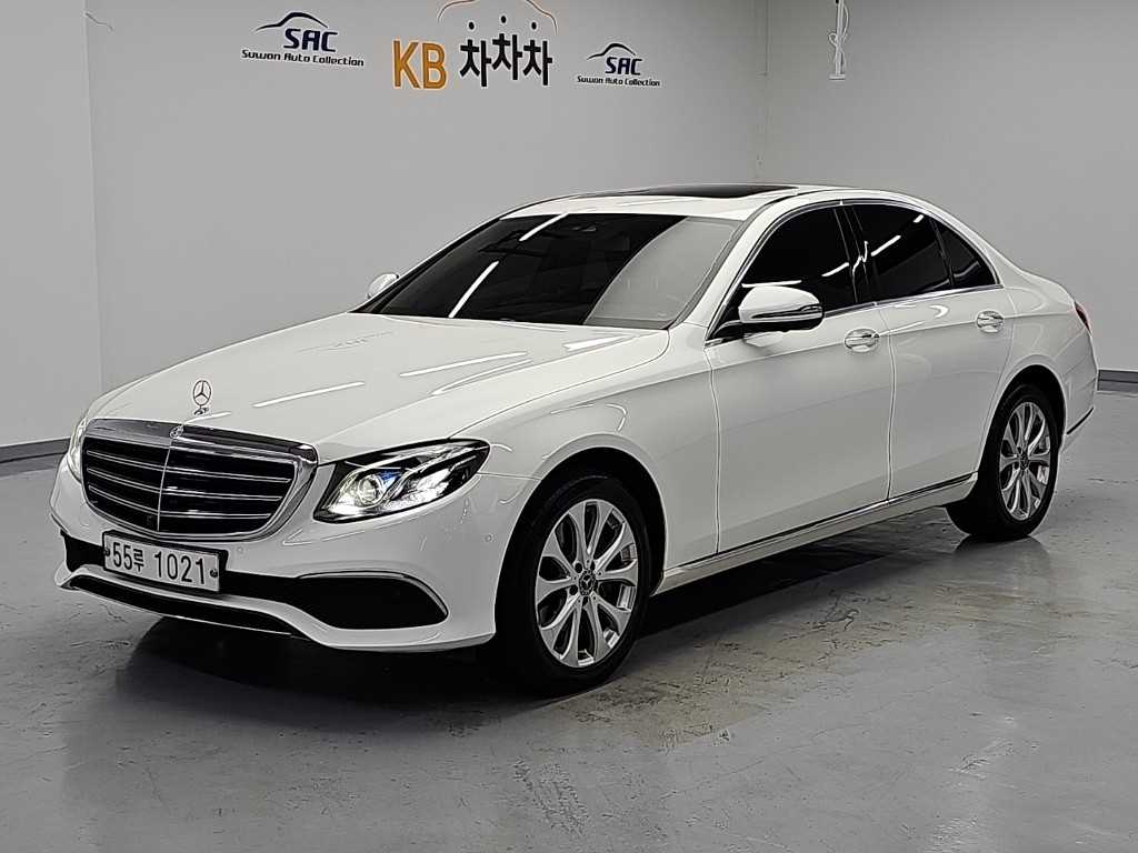 벤츠 E 클래스 E300 4MATIC 익스클루시브 사진 2/19