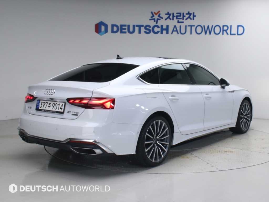 아우디 A5 40 TFSI 콰트로 스포트백 사진 2/20