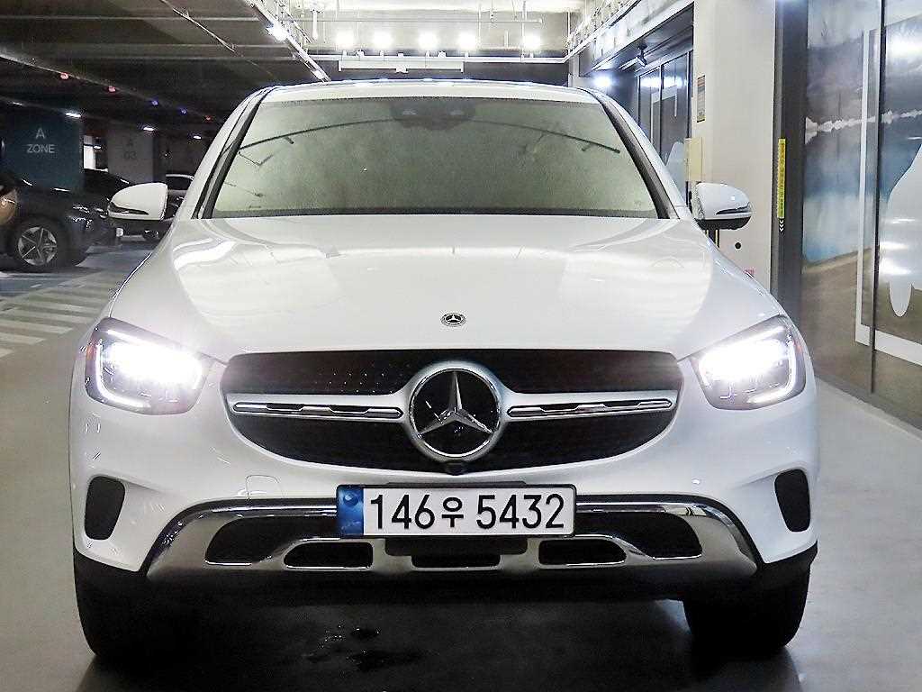 벤츠 GLC 클래스 GLC 300 4MATIC 쿠페 사진 2/20