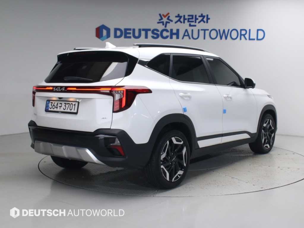 기아 셀토스 가솔린 1.6 터보 4WD 시그니처 사진 2/20