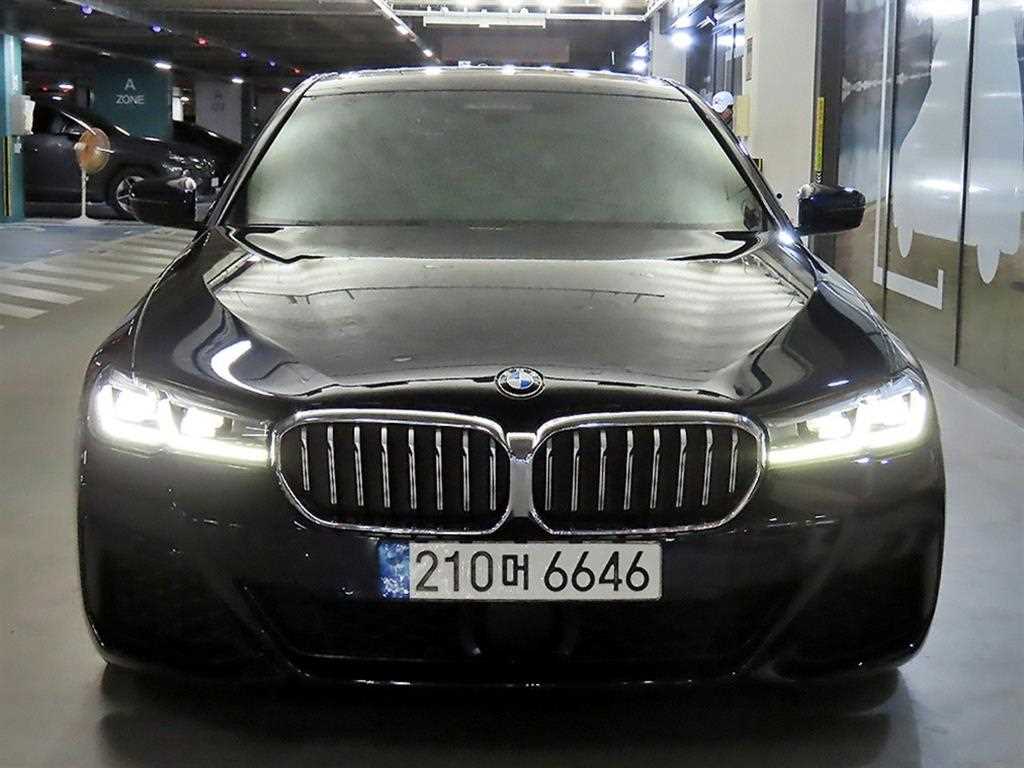 BMW 5시리즈 520i M 스포츠 사진 2/20