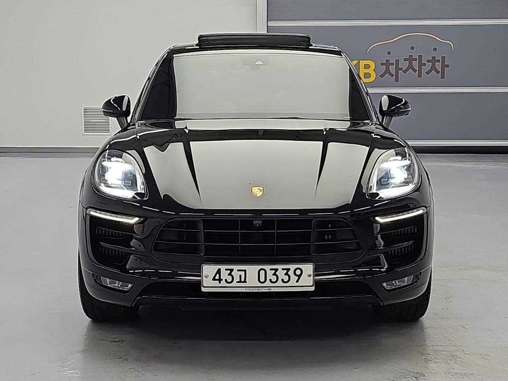 포르쉐 마칸 가솔린 3.0 GTS 사진 2/17
