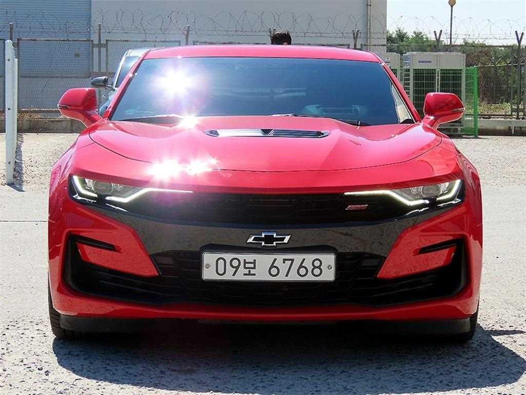쉐보레 카마로 SS 6.2 V8 볼케이노 레드 사진 2/19