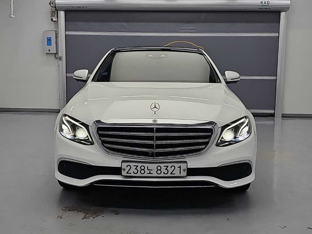 벤츠 E 클래스 E300e 익스클루시브 사진 2/18