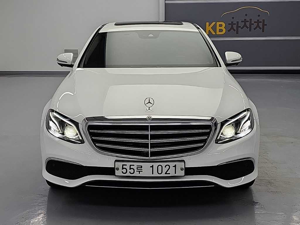 벤츠 E 클래스 E300 4MATIC 익스클루시브 사진