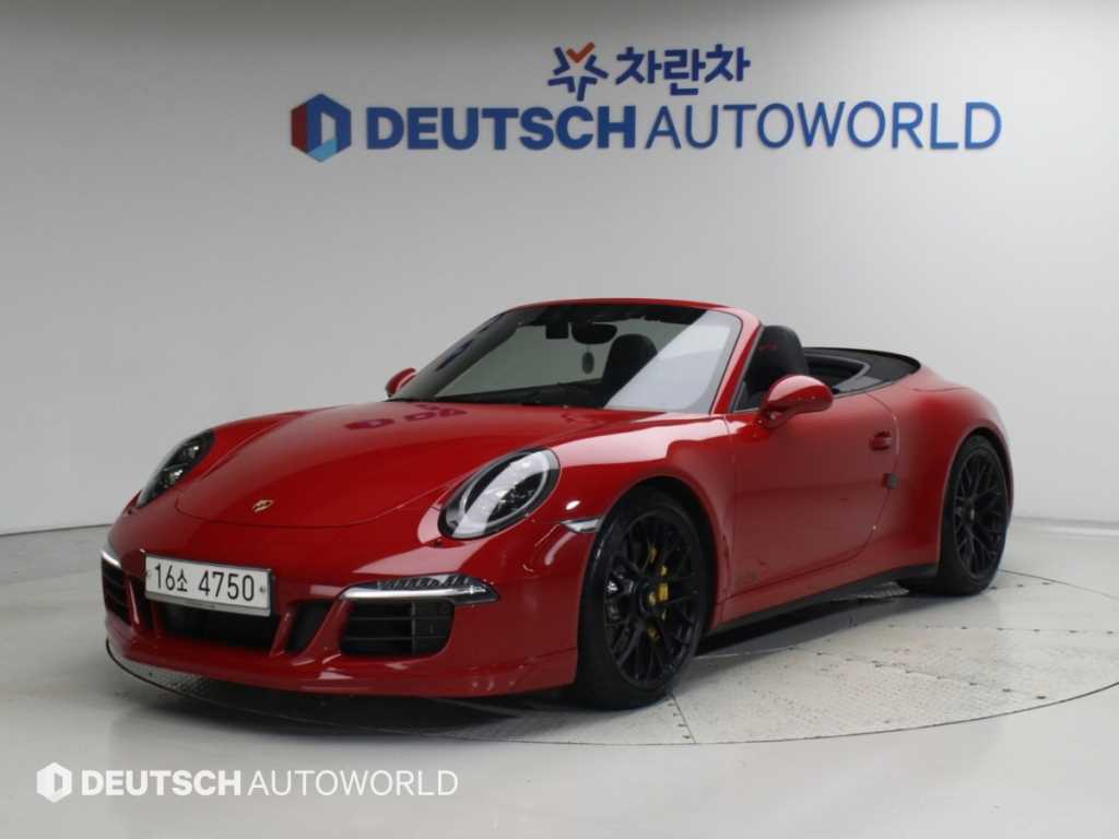 포르쉐 911 카레라 4 GTS 카브리올레 991 사진