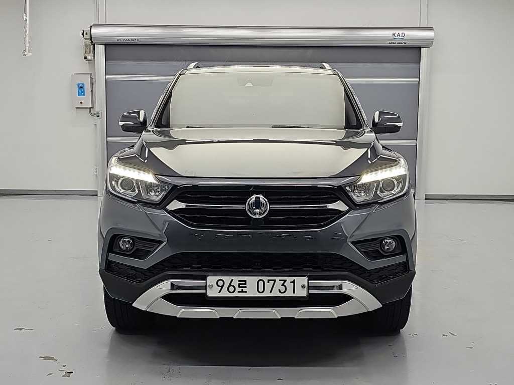 KGM 렉스턴 2WD 디젤 2.2 프레스티지 사진 2/20