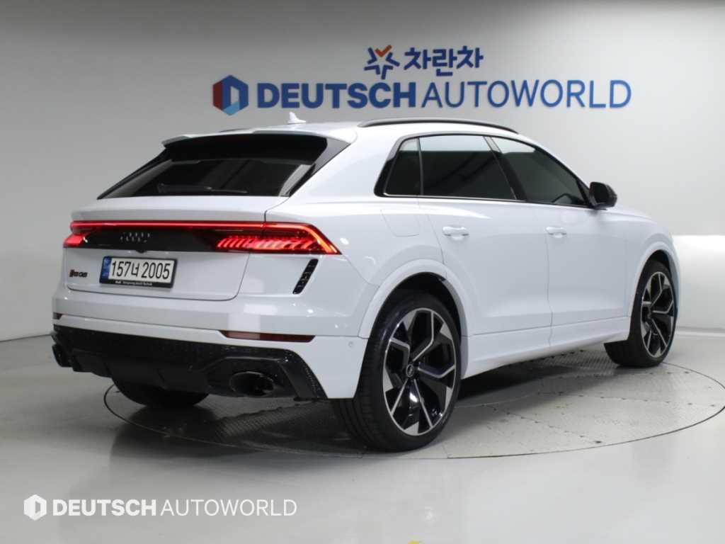 아우디 RSQ8 4.0 TFSI 콰트로 사진 2/20