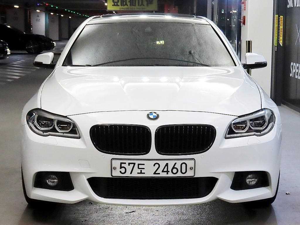 BMW 5시리즈 530d xDrive M스포츠 사진 2/19