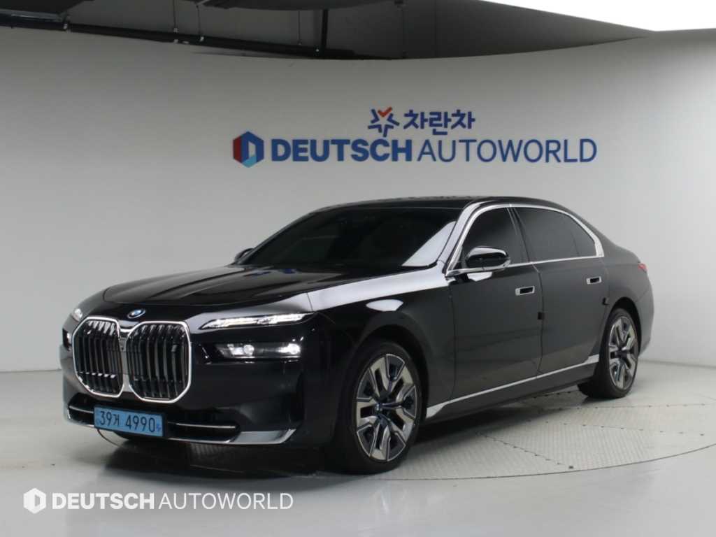 BMW i7 xDrive 60 DPE 사진