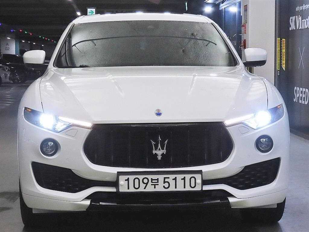 마세라티 르반떼 3.0 S AWD 사진 2/20