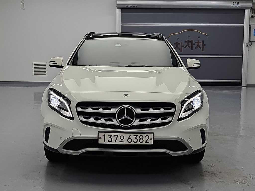 벤츠 GLA 클래스 GLA220 사진 2/19
