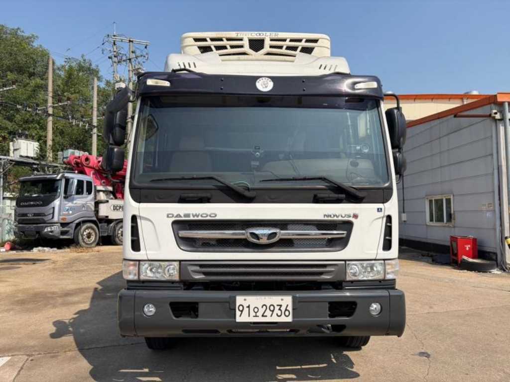 타타대우 노부스 280 냉동탑 4.5톤 수동 - 중고 트럭 매물 이미지