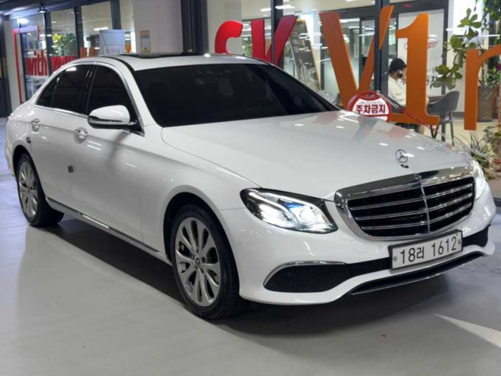 벤츠 E 클래스 E200 익스클루시브 사진 2/19