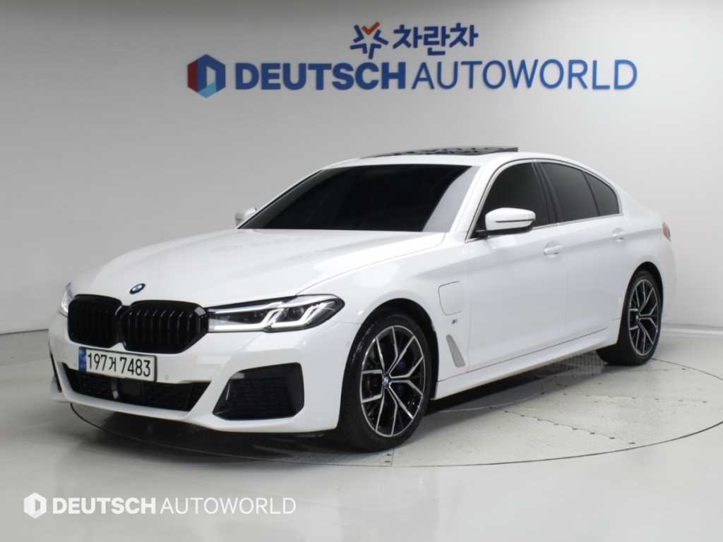 BMW 5시리즈 530e M 스포츠 사진 2/20