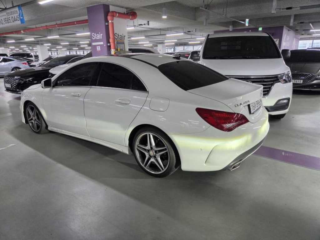 벤츠 CLA 클래스 CLA 250 4MATIC 사진 2/7