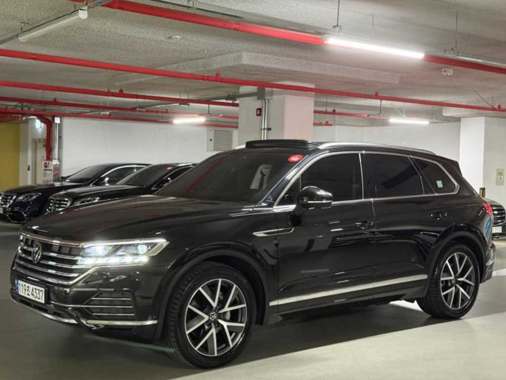투아렉 3세대 3.0 TDI 프레스티지 2023년식
