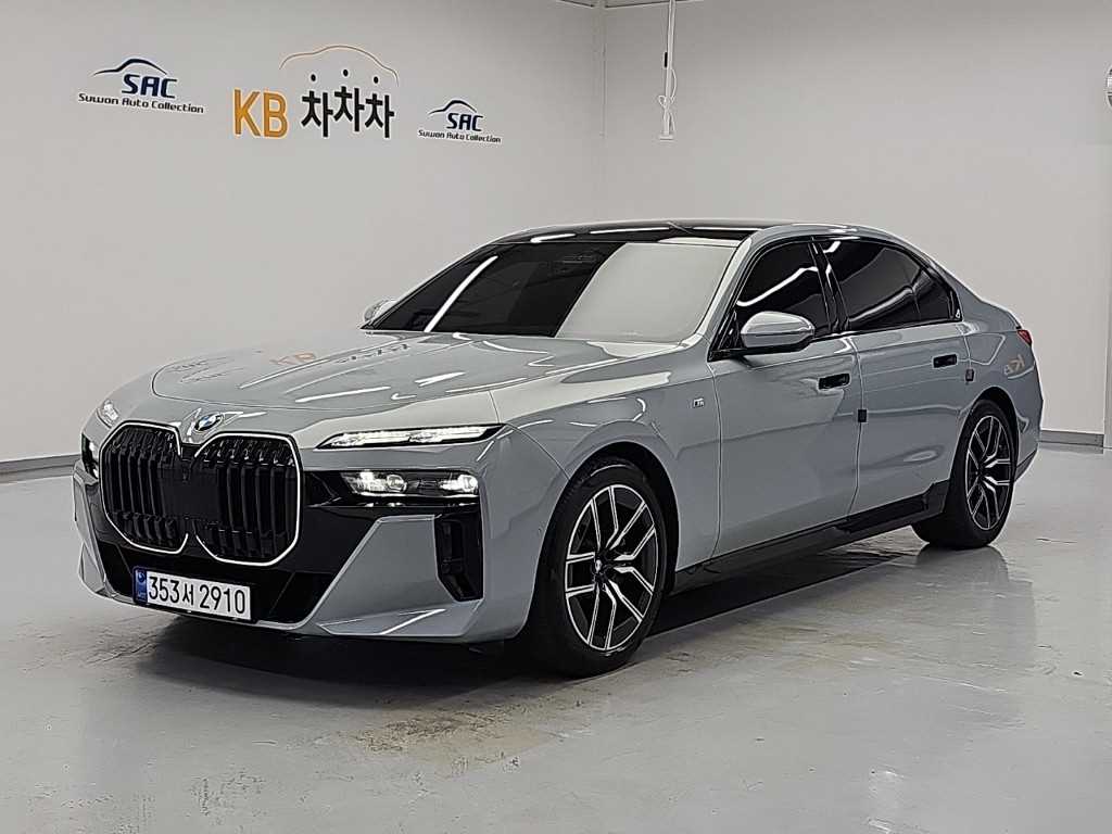 BMW 7시리즈 740i sDrive M 스포츠 사진