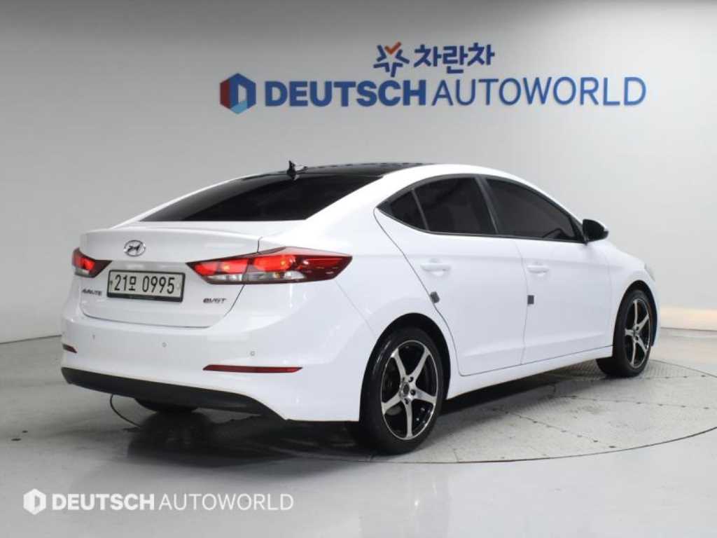 현대 아반떼 1.6 e-VGT 스타일 사진 2/20