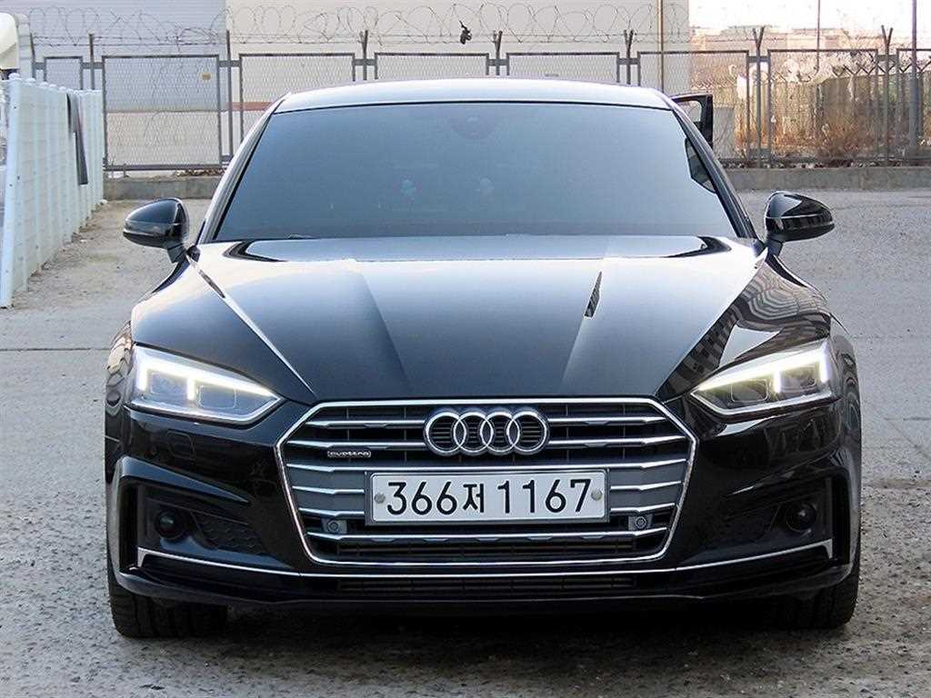 아우디 A5 45 TFSI 콰트로 프리미엄 스포트백 사진