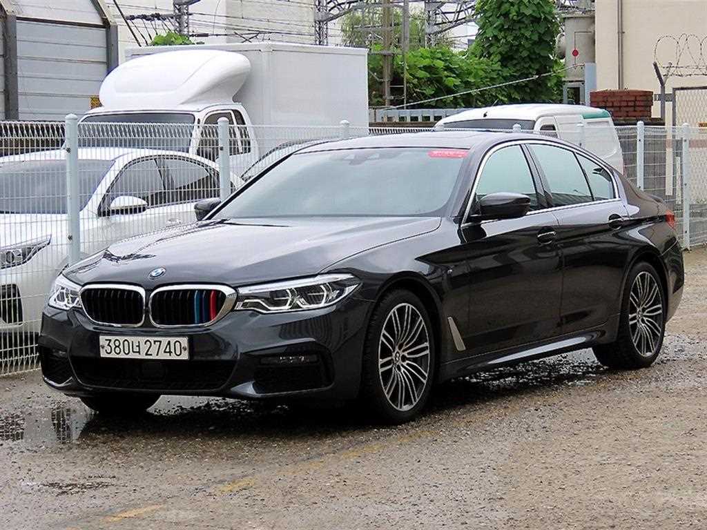 BMW 5시리즈 530i M 스포츠 플러스 사진 2/20