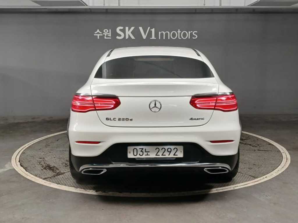 벤츠 GLC 클래스 GLC 220 d 4MATIC 쿠페 사진 2/20
