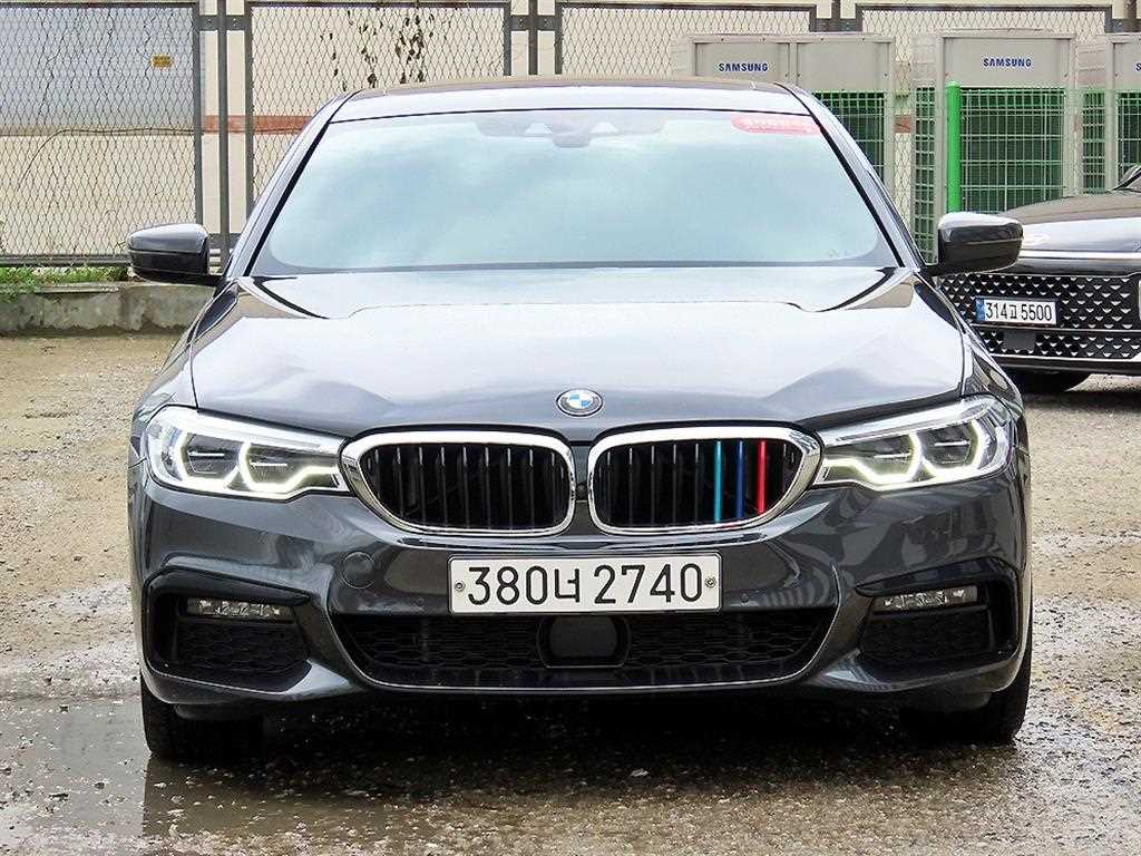 BMW 5시리즈 530i M 스포츠 플러스 사진