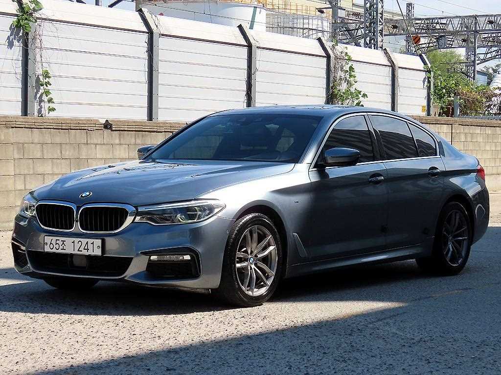 BMW 5시리즈 520d xDrive M 스포츠 플러스 사진 2/20