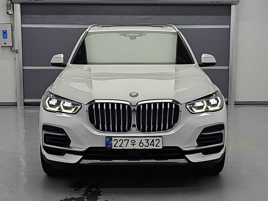 BMW X5 xDrive 45e xLine 사진 2/18