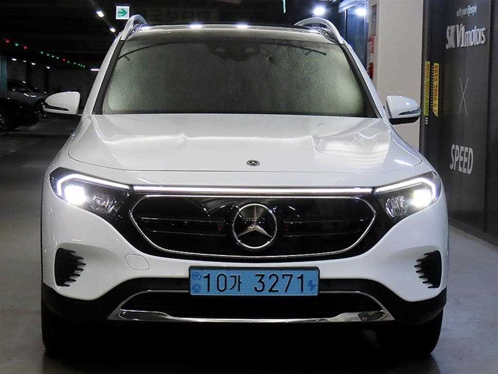 벤츠 EQB 300 4MATIC AMG 라인 사진 2/20