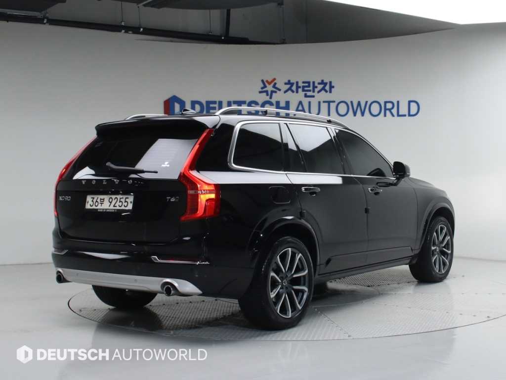 볼보 XC90 2.0 T6 AWD 모멘텀 사진 2/20
