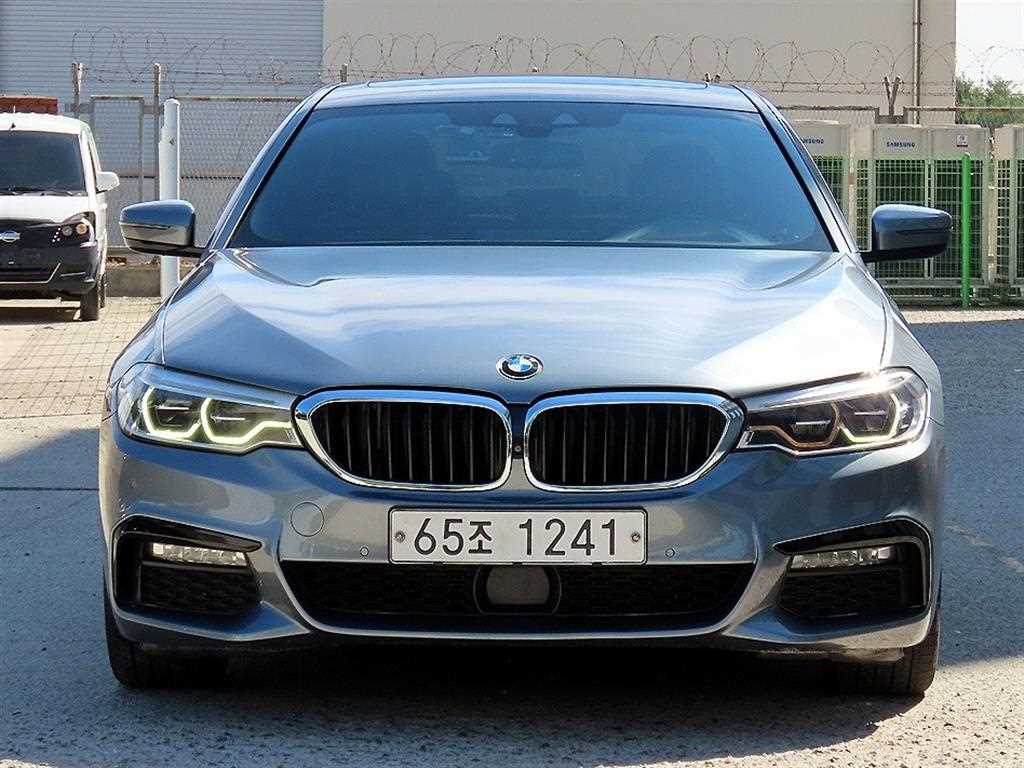 BMW 5시리즈 520d xDrive M 스포츠 플러스 사진