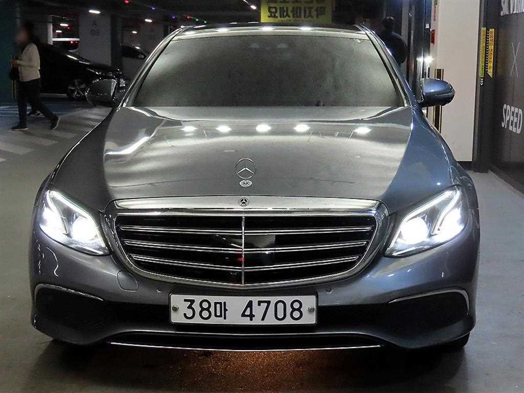 벤츠 E 클래스 E400 4MATIC 익스클루시브 사진 2/20