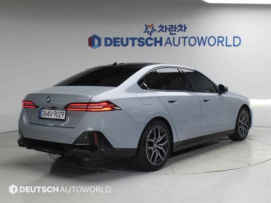 BMW 5시리즈 520i M 스포츠 사진 2/20