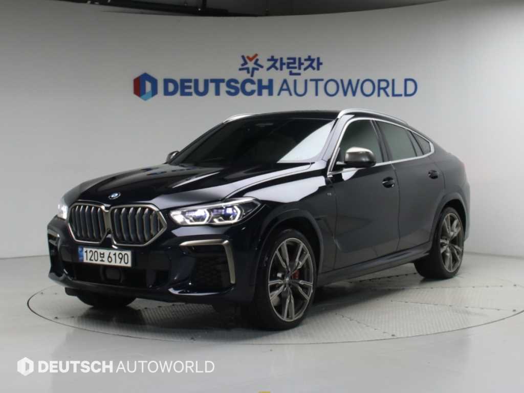 BMW X6 M50i 사진