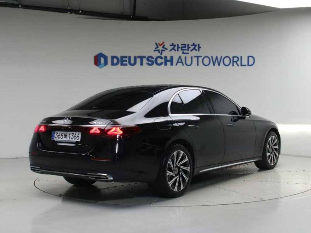 벤츠 E 클래스 E300 4MATIC 익스클루시브 사진 2/20