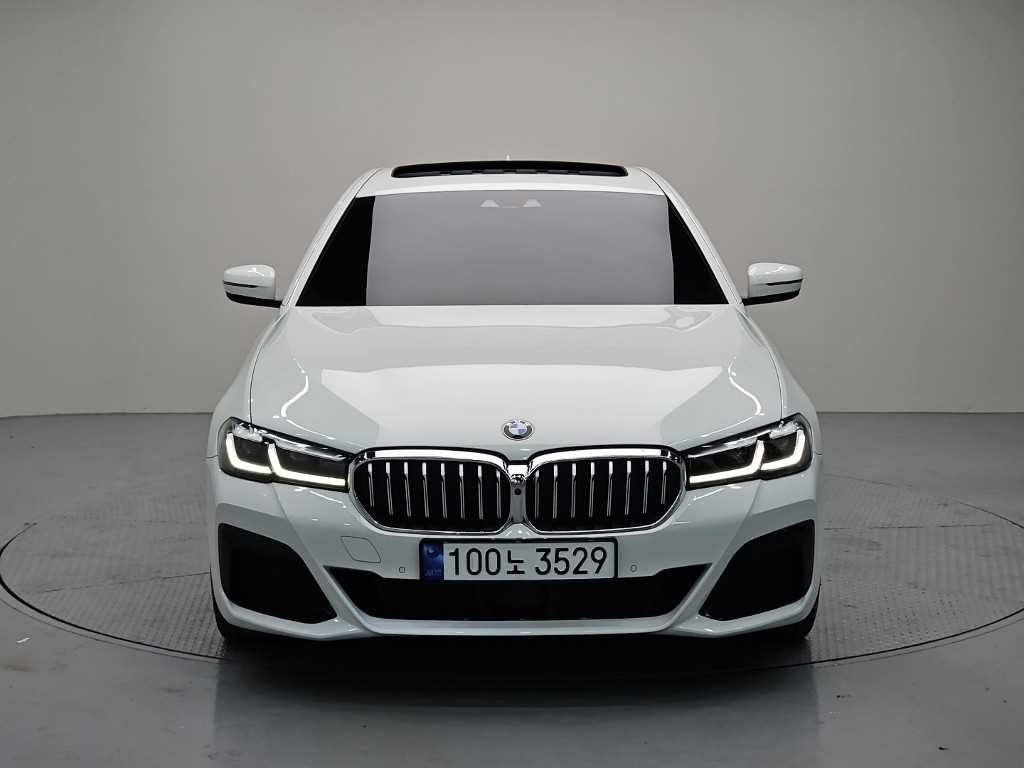 BMW 5시리즈 520d M 스포츠 플러스 사진 2/20