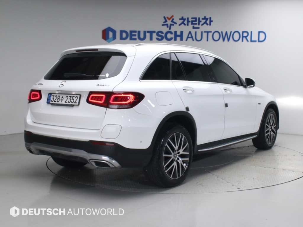 벤츠 GLC 클래스 GLC 300 e 4MATIC 사진 2/20