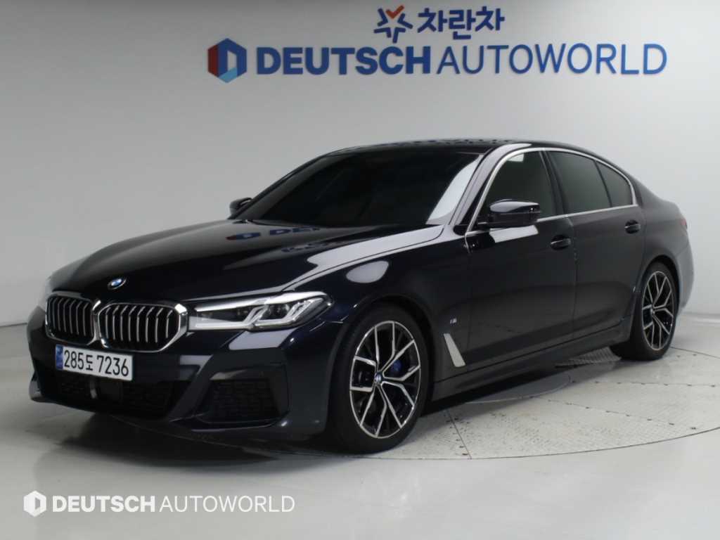 BMW 5시리즈 530i xDrive M 스포츠 사진