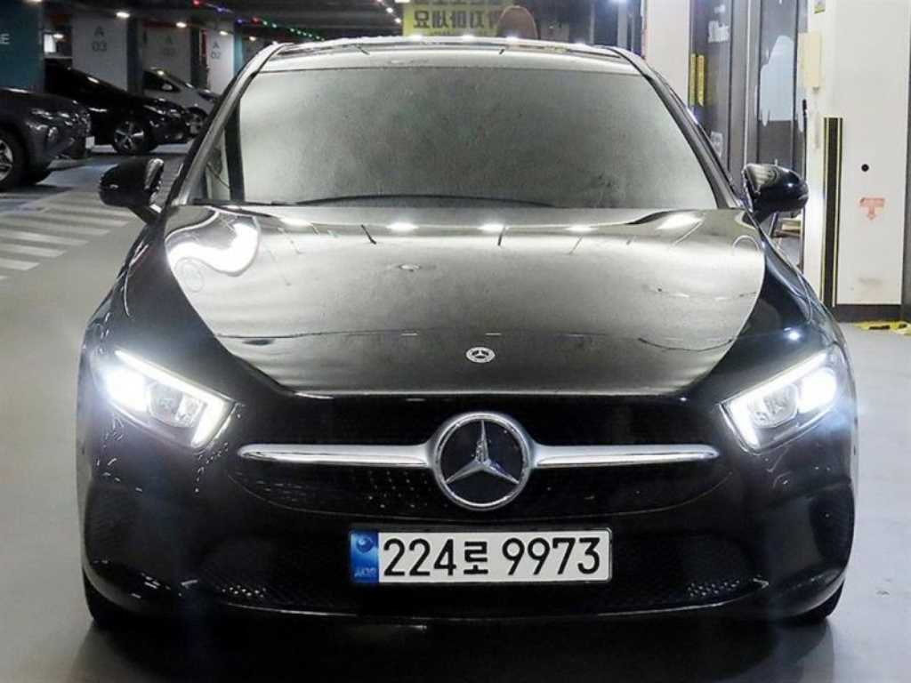 벤츠 A 클래스 A250 4MATIC 세단 사진 2/20