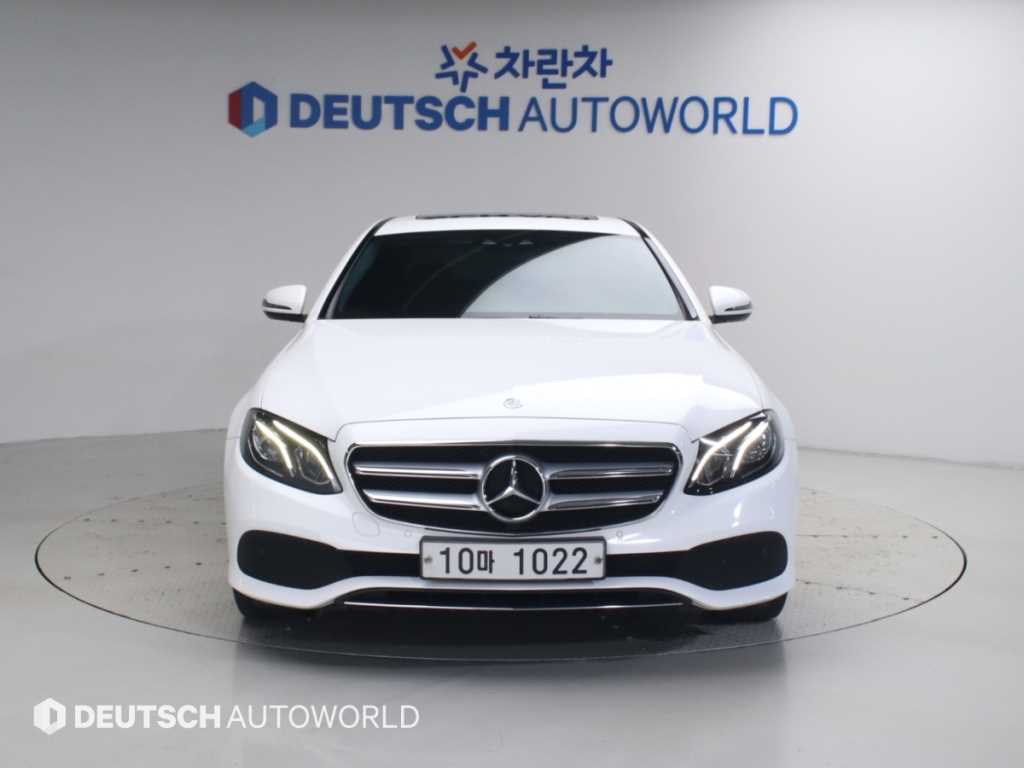 벤츠 E 클래스 E200 아방가르드 사진