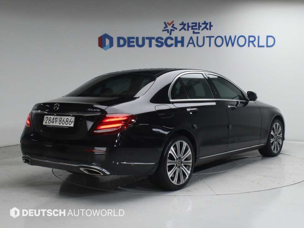 벤츠 E 클래스 E450 4MATIC 익스클루시브 사진 2/20