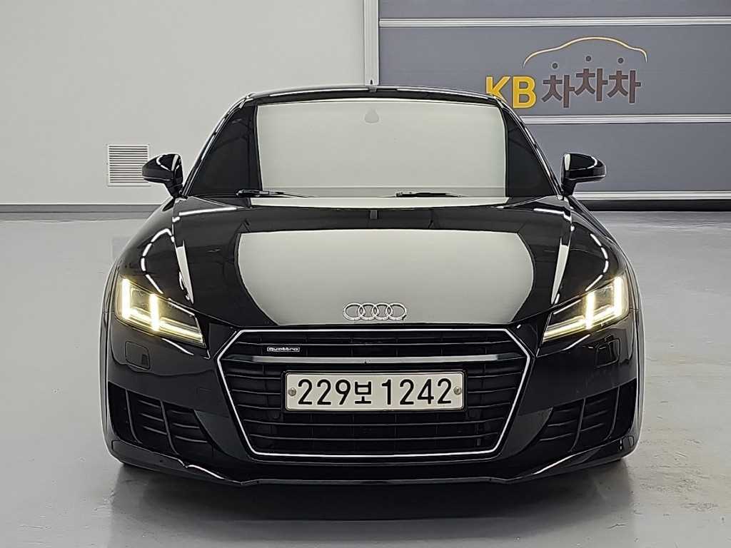 아우디 TT 쿠페 45 TFSI 콰트로 사진 2/20