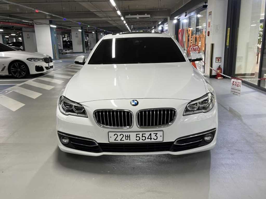BMW 5시리즈 528i 사진