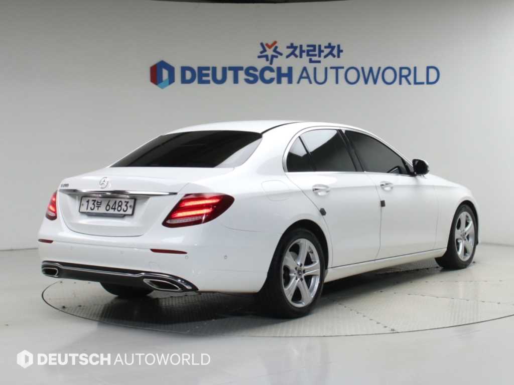 벤츠 E 클래스 E200 아방가르드 사진 2/20