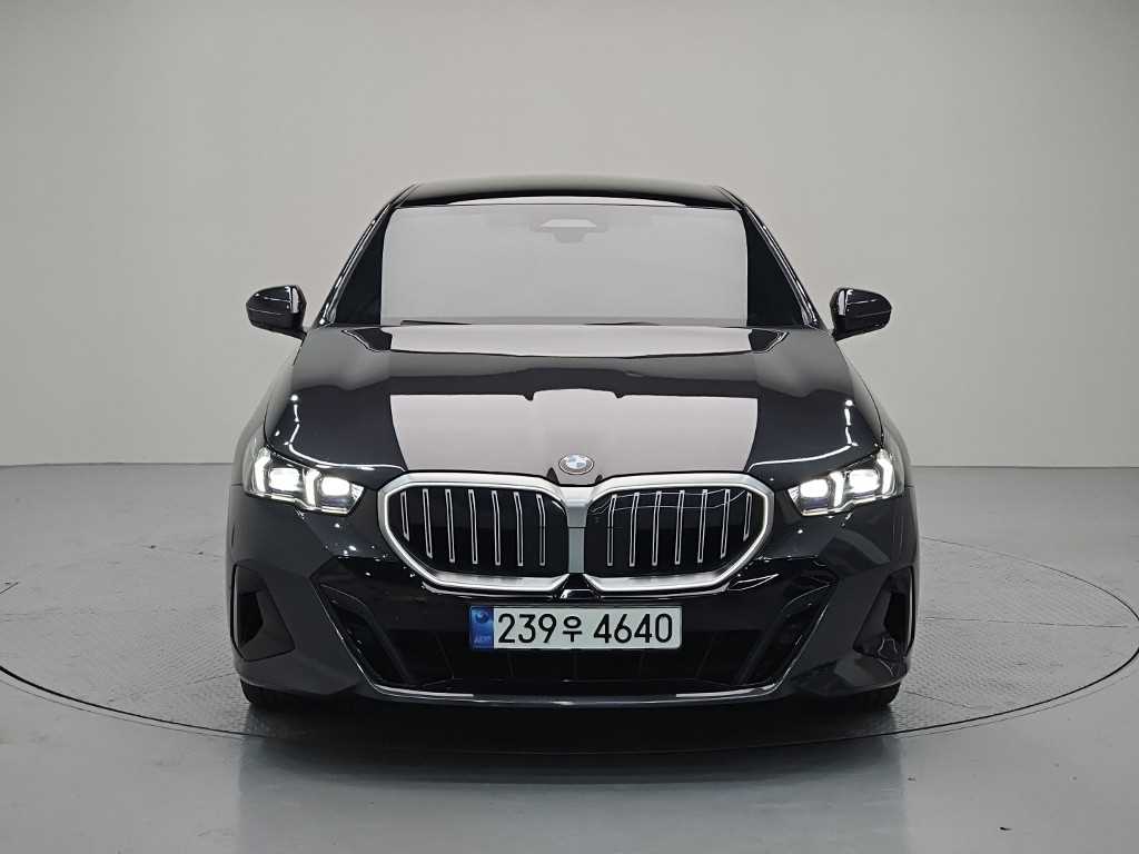 BMW 5시리즈 530i xDrive M 스포츠 사진 2/20