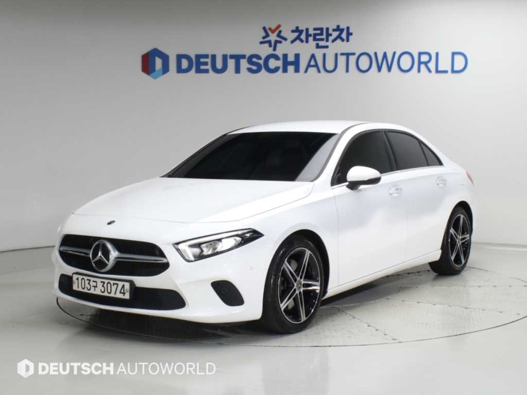 벤츠 A 클래스 A250 4MATIC 세단 사진 2/20