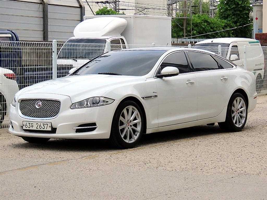 재규어 XJ 3.0D 프리미엄 럭셔리 LWB 사진 2/20
