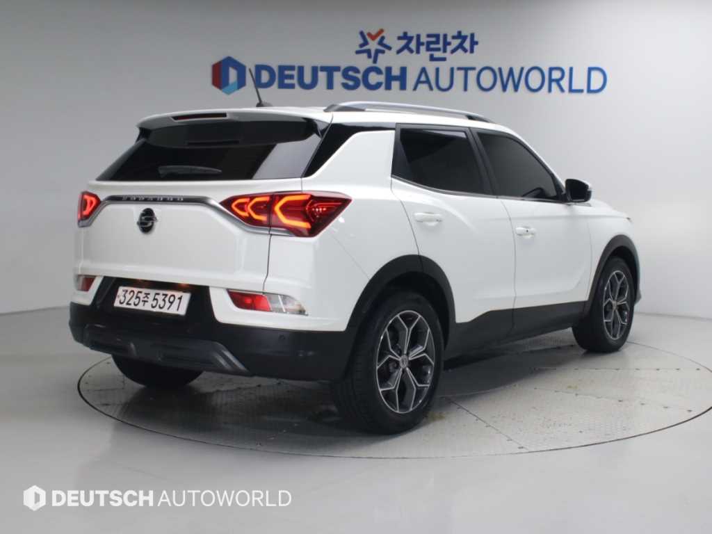 KGM 코란도 2WD 디젤 1.6 C5 플러스 사진 2/20