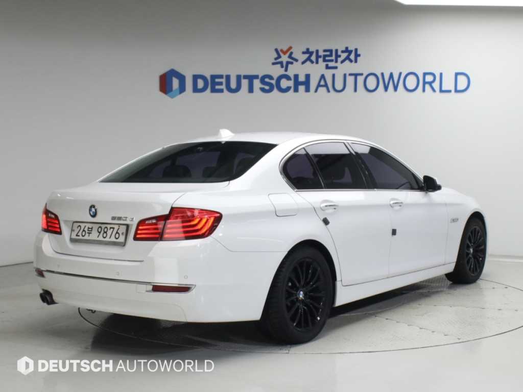 BMW 5시리즈 520d 사진 2/20